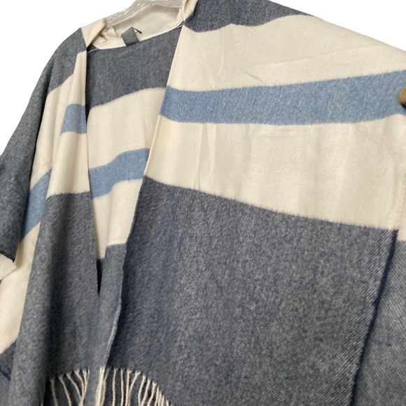 VINCE CAMUTO Colorblock Hooded Poncho - Picture 6 of 15